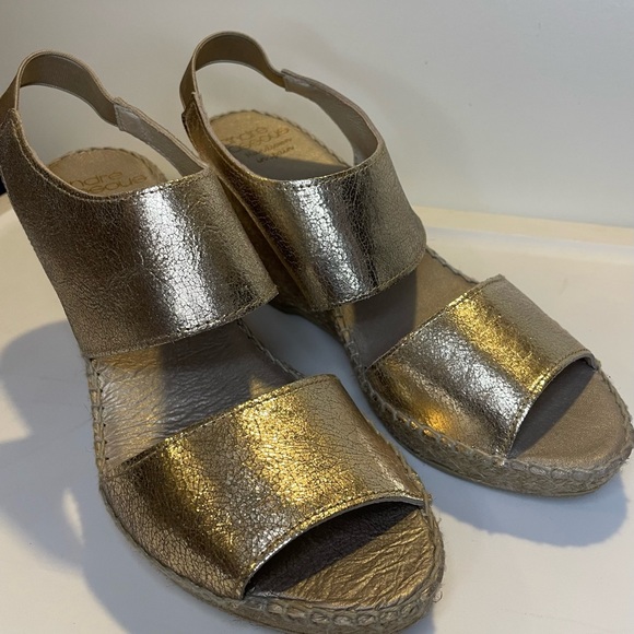 Andre Assous Metallic Platinum Rebecca Espadrille Platform Wedge Sandals - Picture 6 of 14